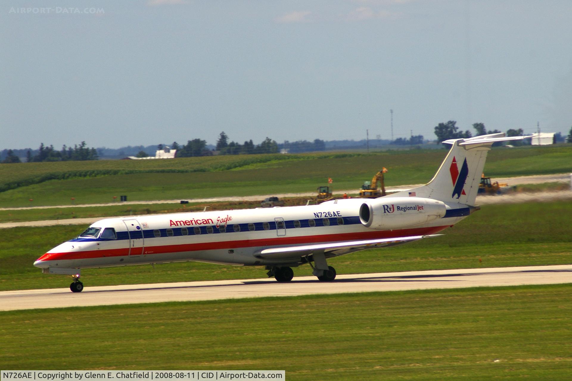N726AE, 2000 Embraer ERJ-135LR (EMB-135LR) C/N 145314, On the take-off roll on Runway 13