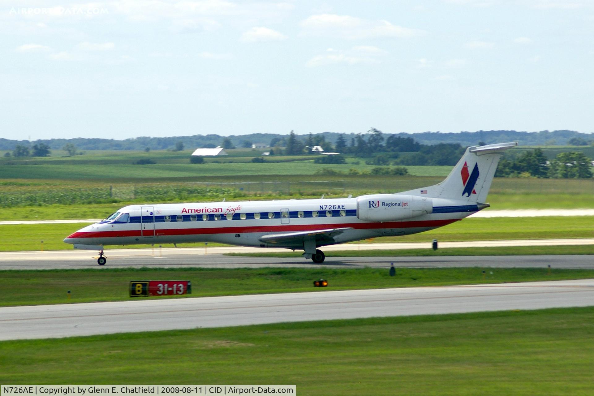 N726AE, 2000 Embraer ERJ-135LR (EMB-135LR) C/N 145314, On the take-off roll on Runway 13