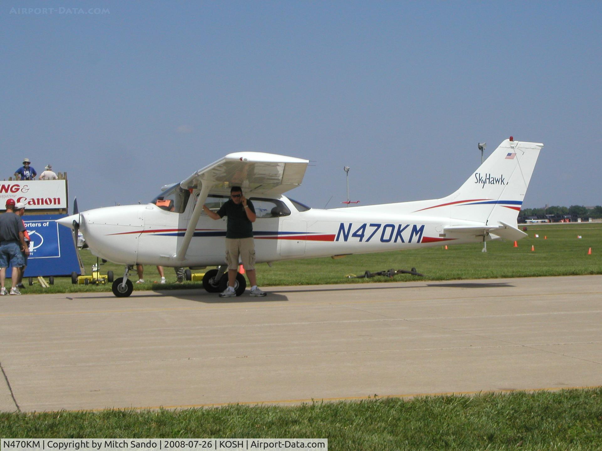 N470KM, 1998 Cessna 172R C/N 17280614, EAA AirVenture 2008.
