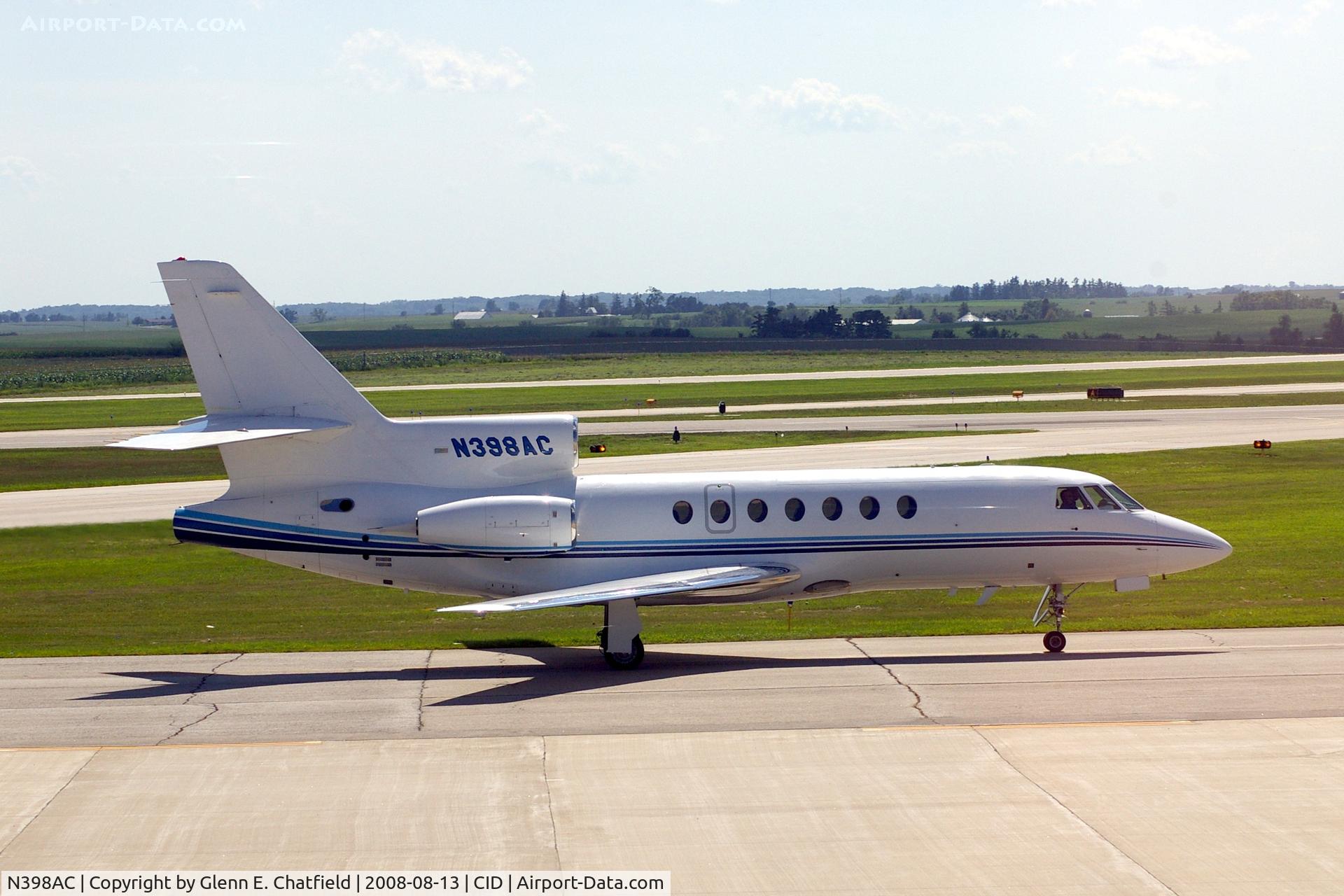 N398AC, 1993 Dassault Falcon 50 C/N 240, Taxiing to the Alliant Energy Company hangar