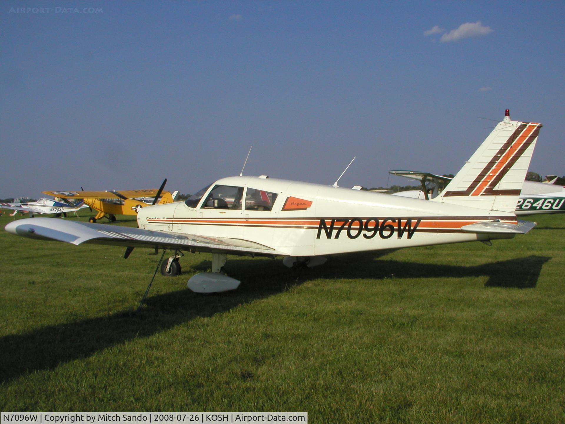 N7096W, 1962 Piper PA-28-180 C/N 28-883, EAA AirVenture 2008.