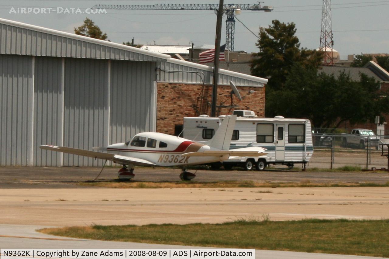 N9362K, 1976 Piper PA-28-181 C/N 28-7690261, At Dallas Addison