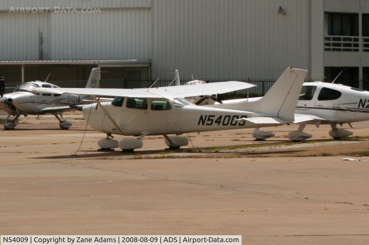 N54009, 1981 Cessna 172P C/N 17274841, At Dallas Addison