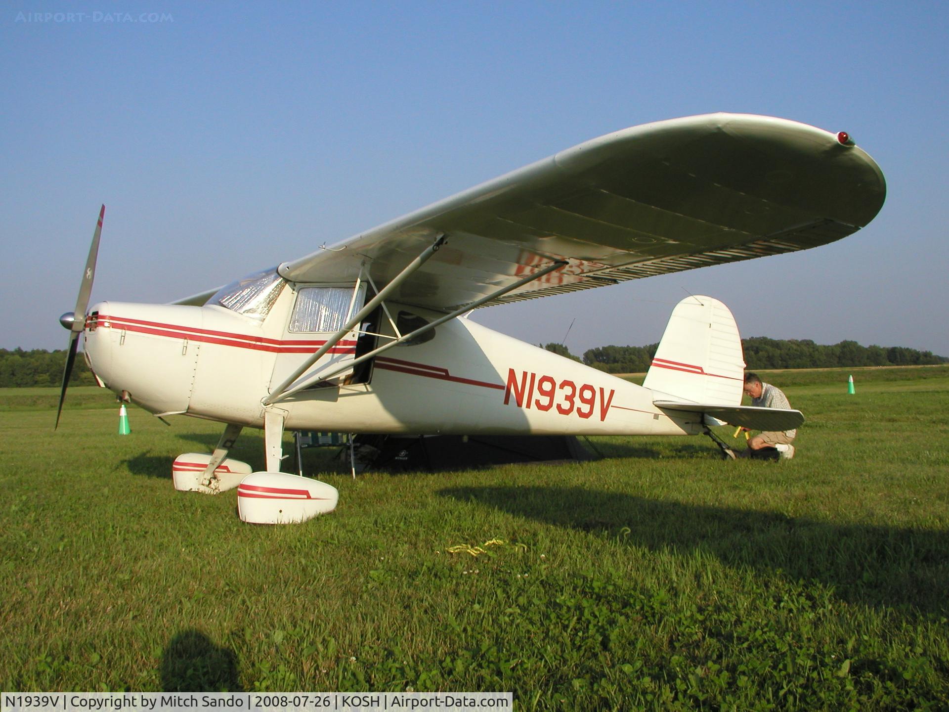 N1939V, 1947 Cessna 140 C/N 14145, EAA AirVenture 2008.
