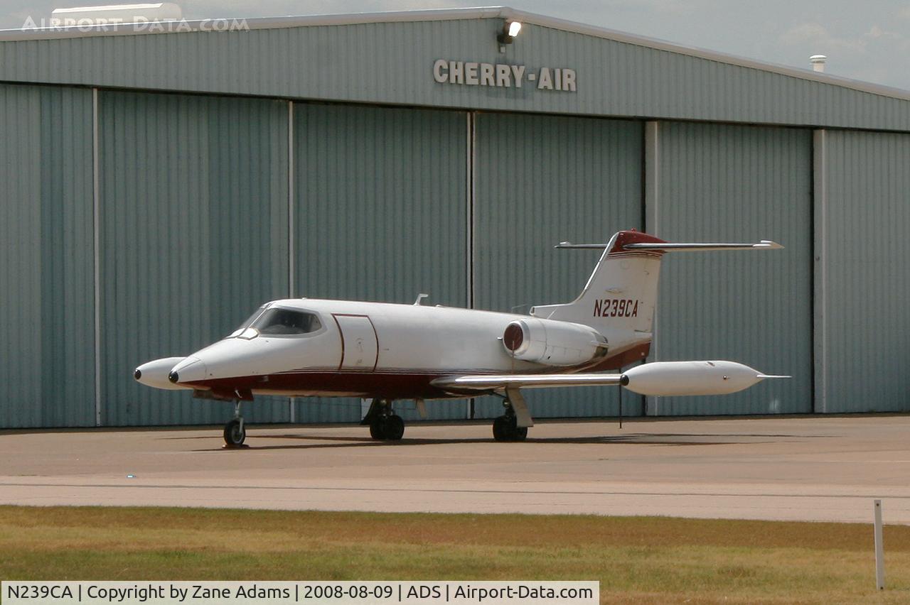 N239CA, 1974 Gates Learjet 25B C/N 25B-149, At Dallas Addison