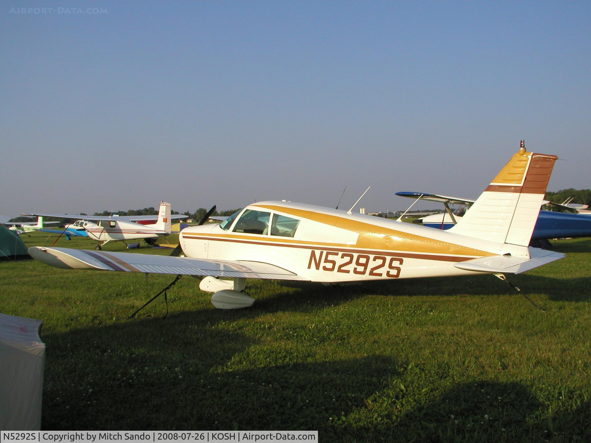 N5292S, 1970 Piper PA-28-140 C/N 28-26923, EAA AirVenture 2008.