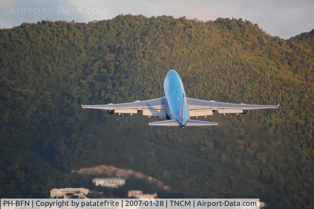 PH-BFN, 1993 Boeing 747-406BC C/N 26372, A typical tae off from The Pincess