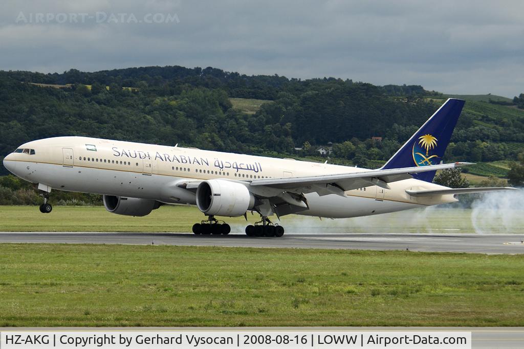 HZ-AKG, 1998 Boeing 777-268/ER C/N 28350, impressive