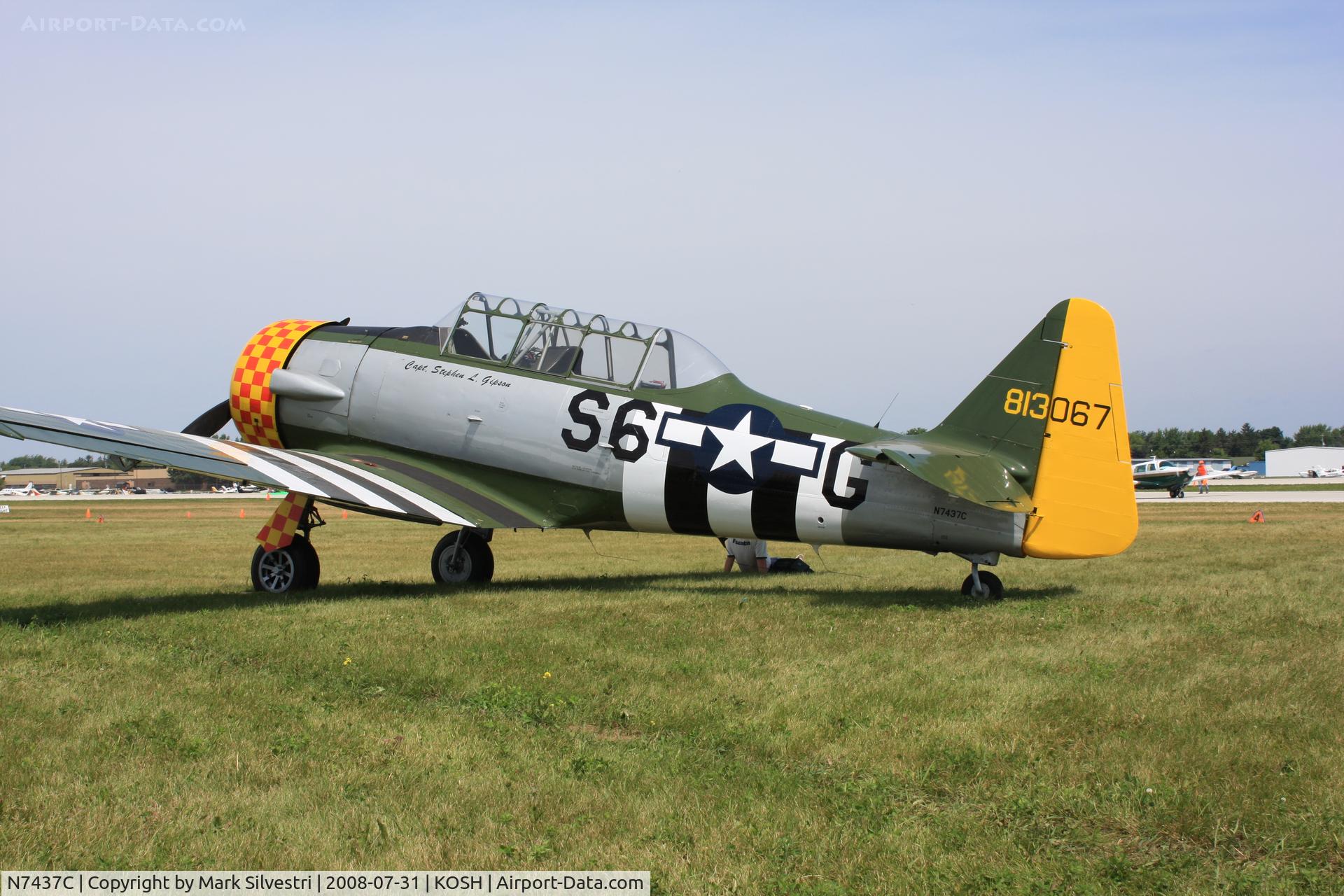 N7437C, North American SNJ-4 Texan C/N 88-13067, Oshkosh 2008