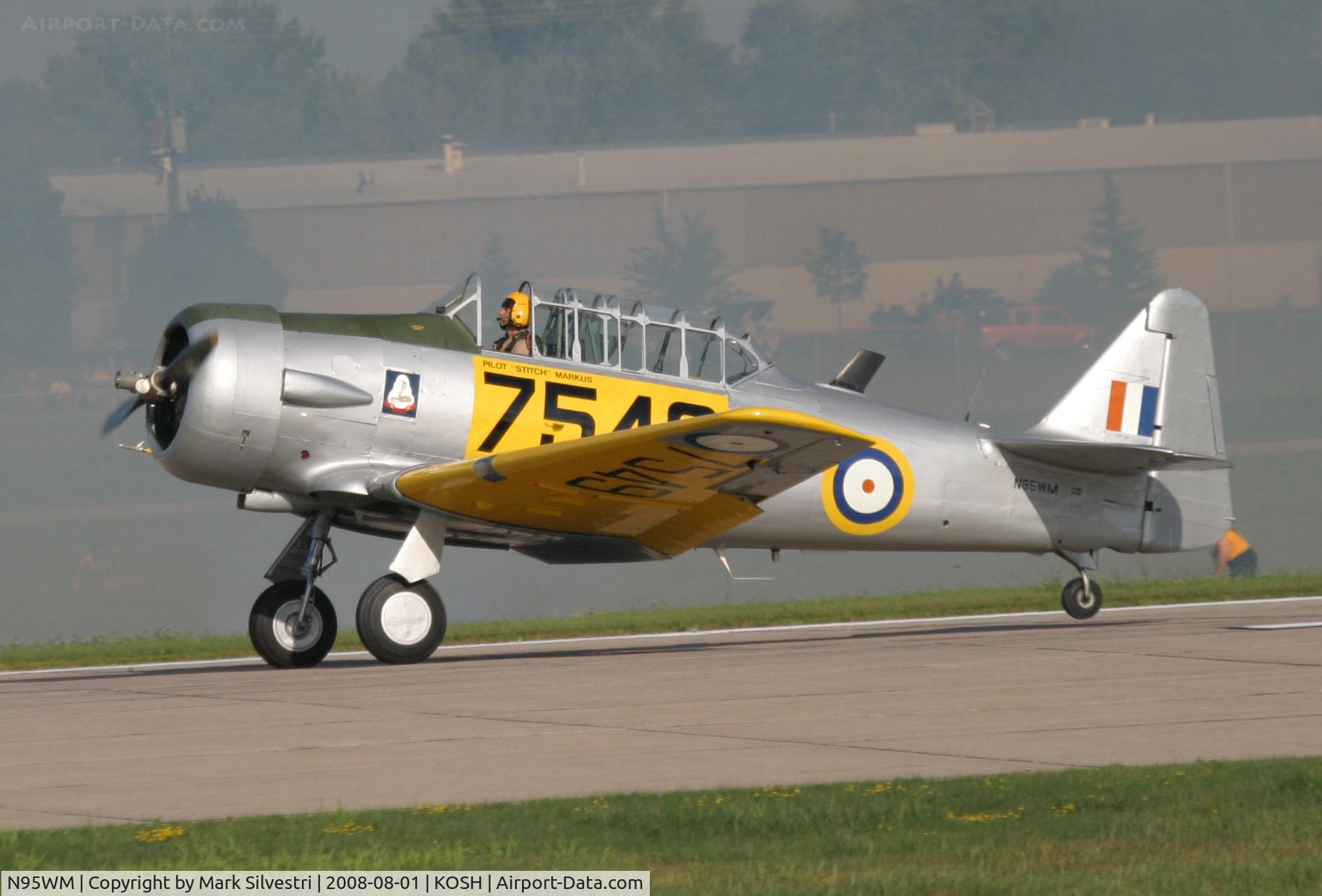 N95WM, 1943 North American AT-6D Texan C/N 8815597, Oshkosh 2008