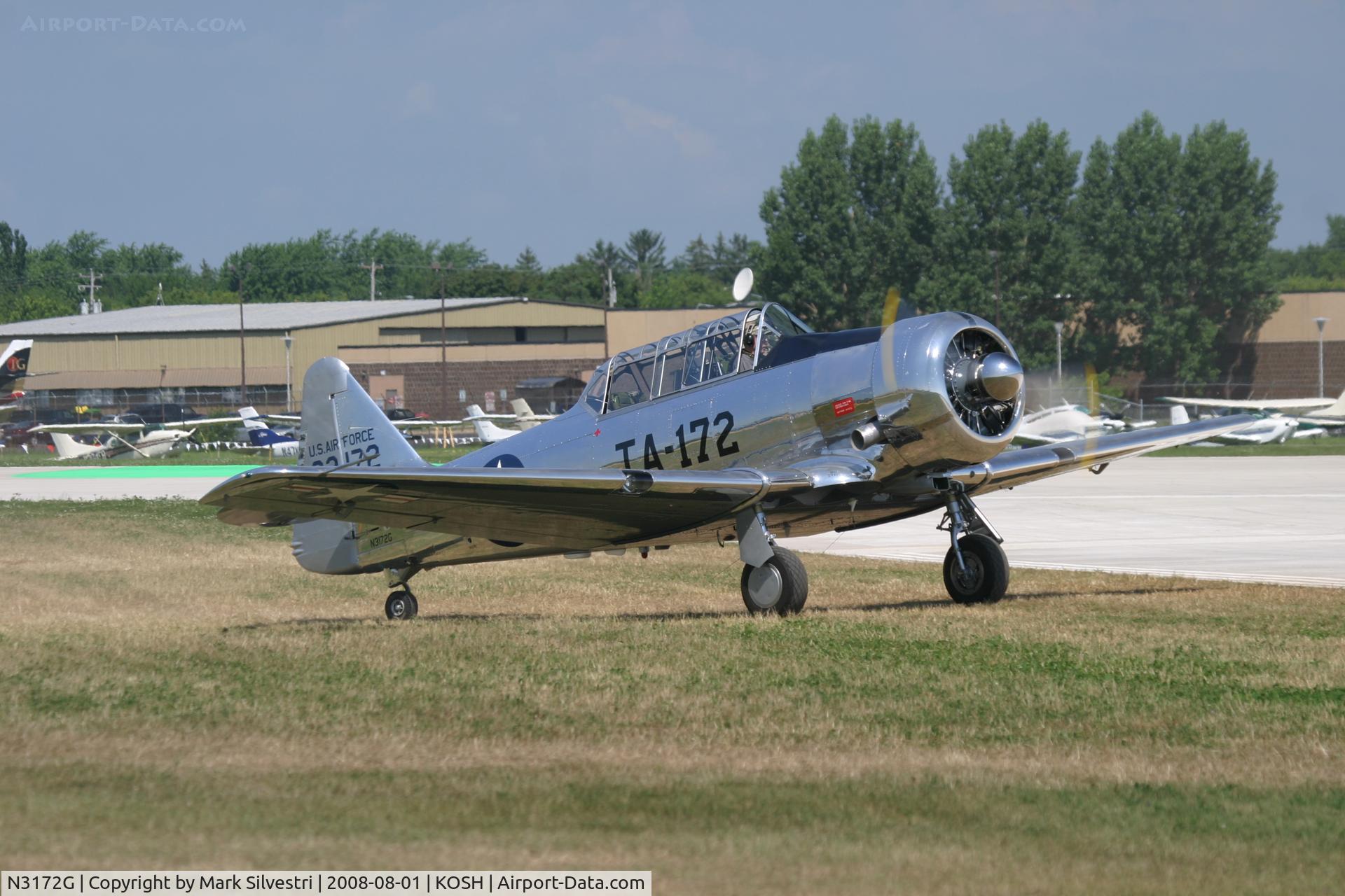 N3172G, 1949 North American T-6G Texan C/N 168-276, Oshkosh 2008