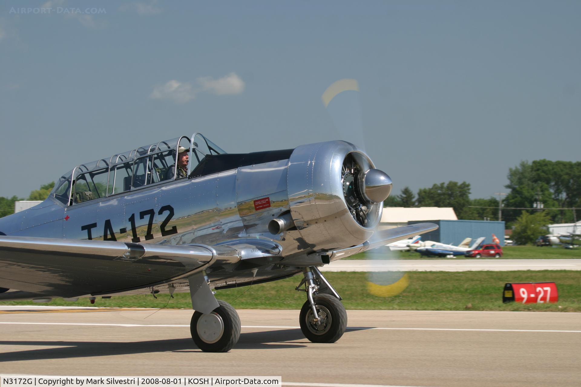 N3172G, 1949 North American T-6G Texan C/N 168-276, Oshkosh 2008