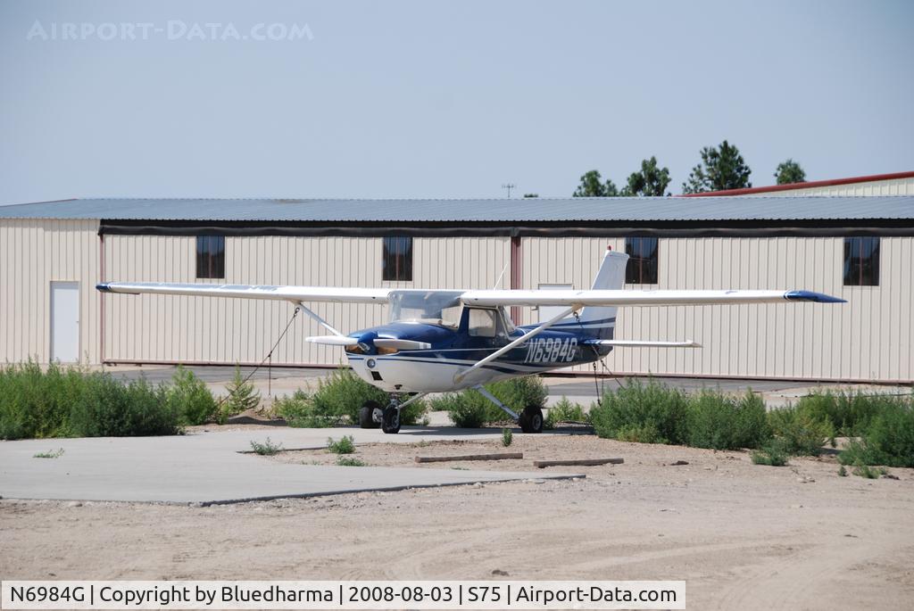 N6984G, 1971 Cessna 150L C/N 15072484, Parked