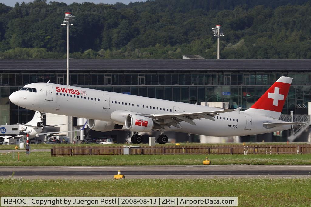 HB-IOC, 1995 Airbus A321-111 C/N 520, Airbus A321-111