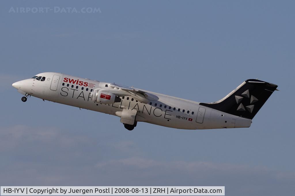 HB-IYV, 2000 British Aerospace Avro 146-RJ100 C/N E3377, Embraer ERJ190-100LR 190LR