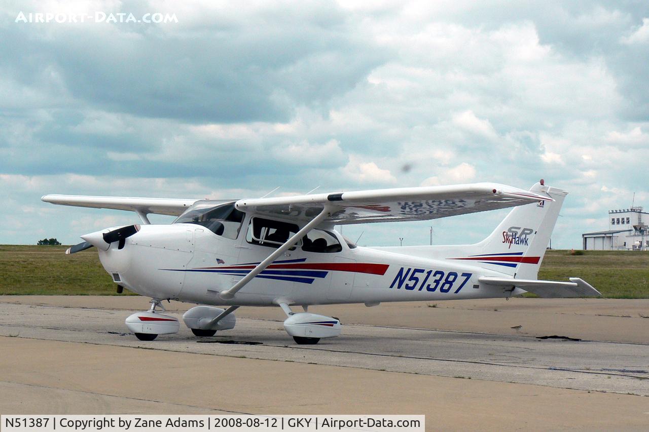 N51387, 2001 Cessna 172S C/N 172S9013, At Arlington Municipal