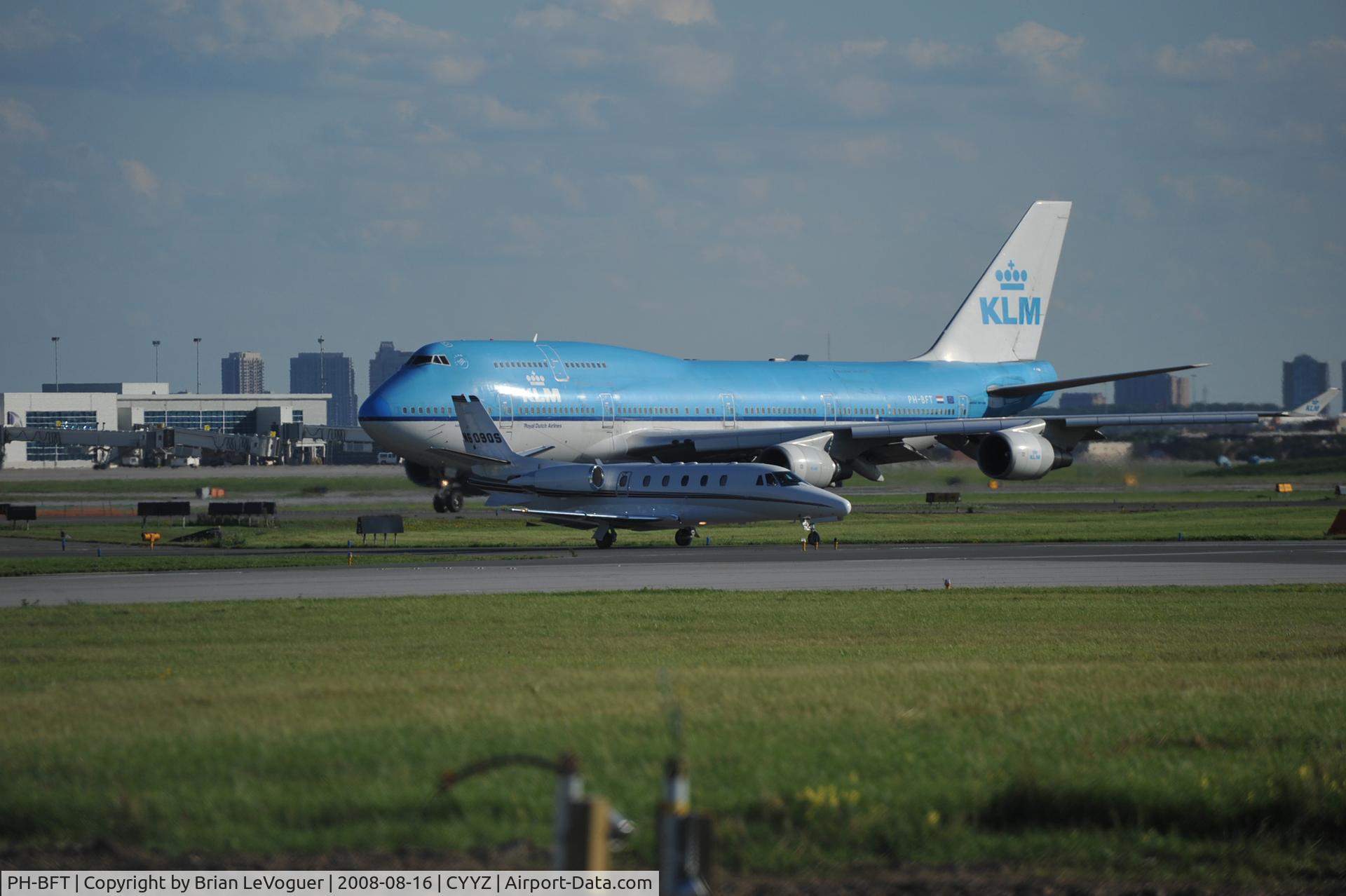 PH-BFT, 1997 Boeing 747-406BC C/N 28459, On approach to CYYZ