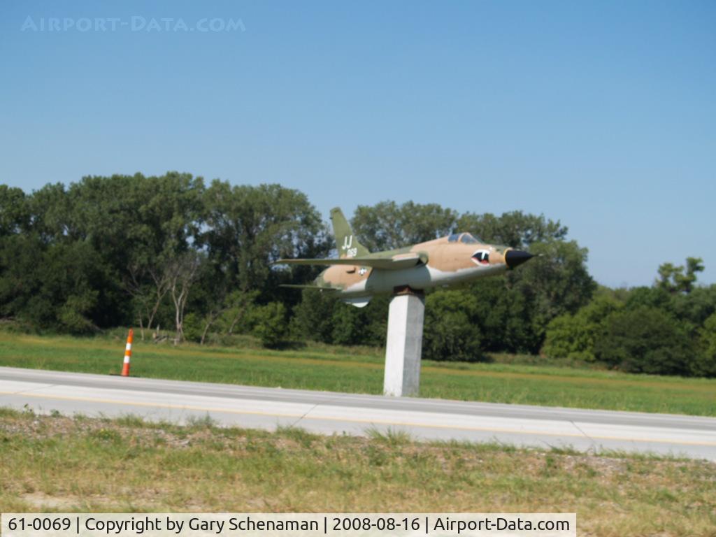 61-0069, 1961 Republic F-105D-15-RE Thunderchief C/N D264, ALONG 1-80 BETWEEN OMAHA AND THE PLATTE RIVER.  S.A.C.