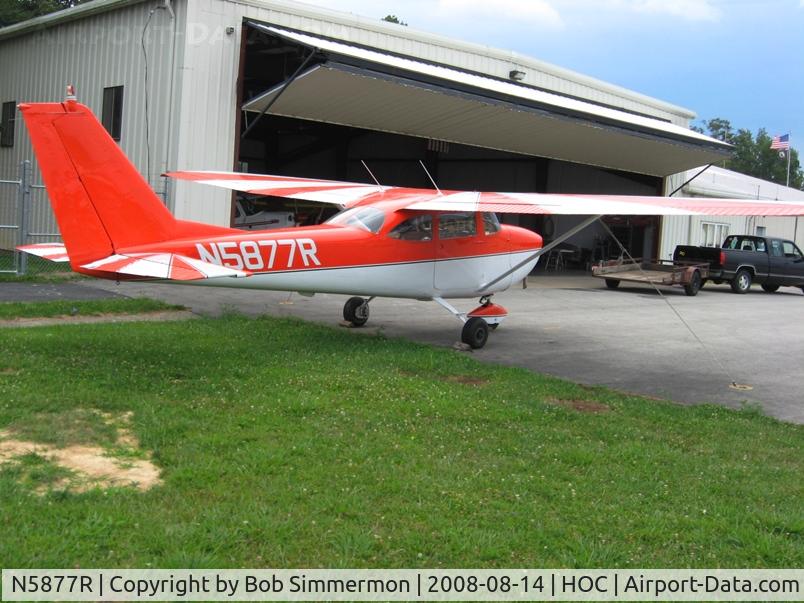 N5877R, 1965 Cessna 172G C/N 17253546, On the ramp at Hillsboro, Ohio