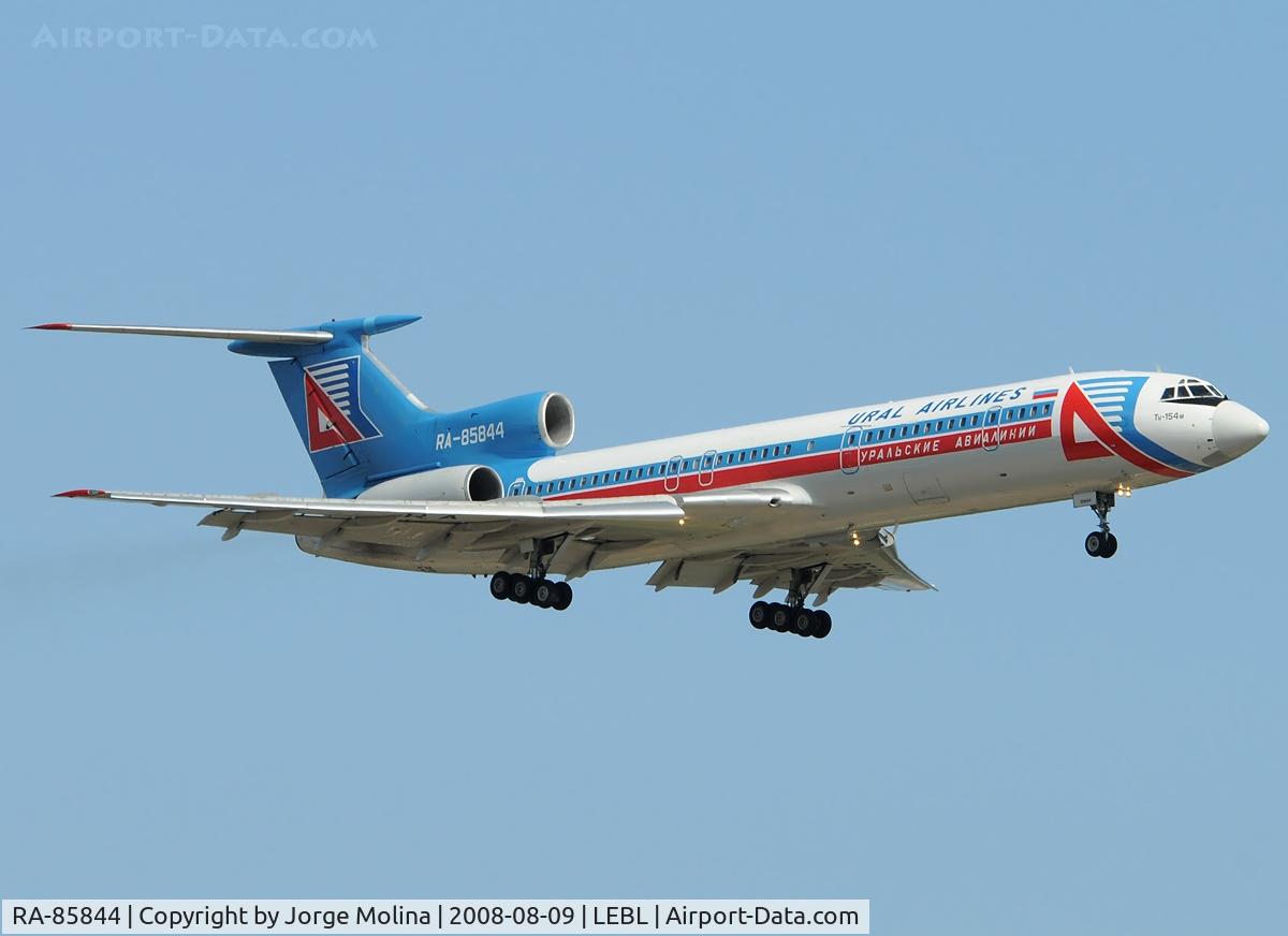 RA-85844, 1995 Tupolev Tu-154M C/N 95A992, Clear to land RWY 25R.