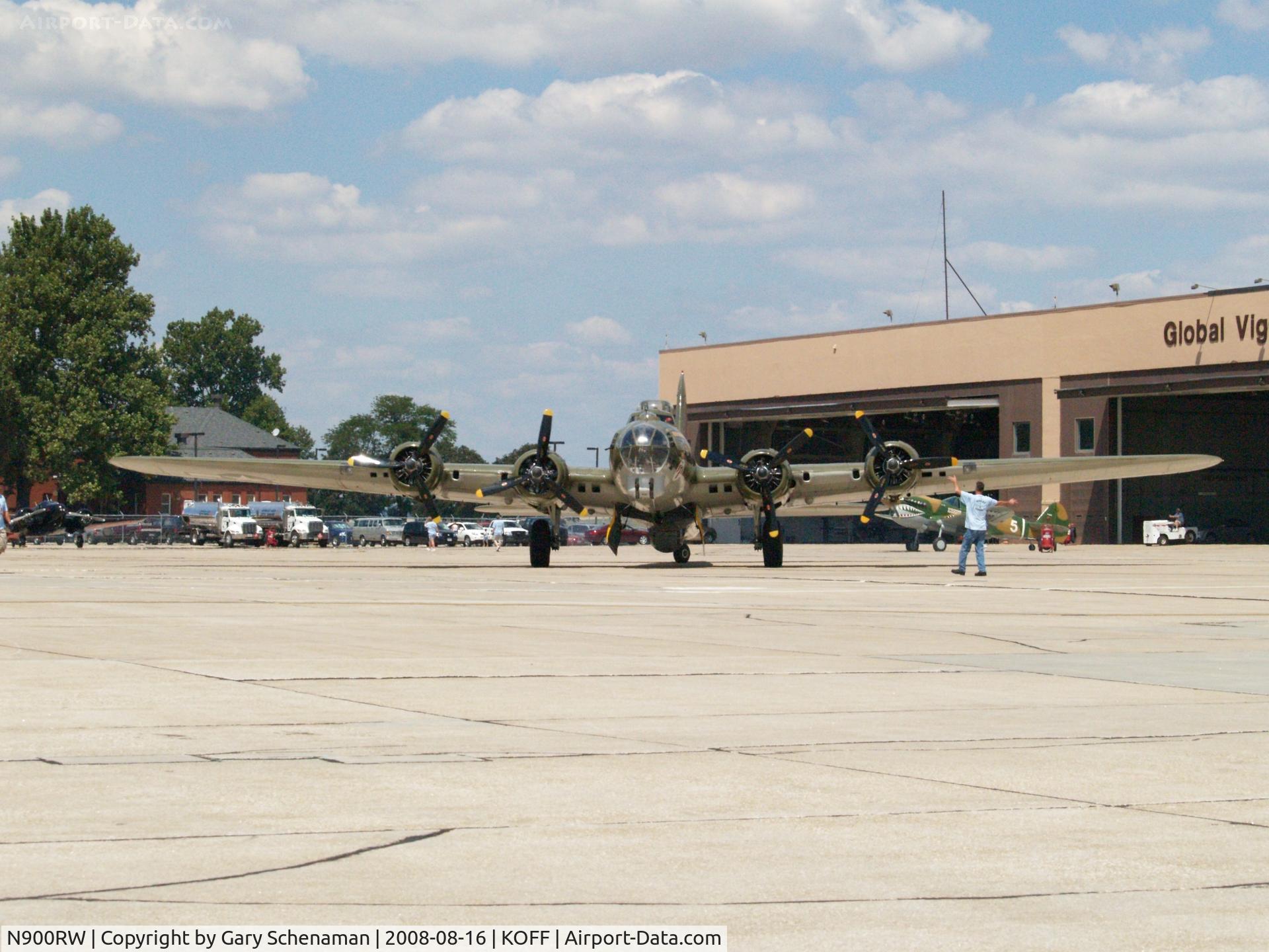 N900RW, 1944 Boeing B-17G Flying Fortress C/N 8627, B-17 AT OFFUTT AIRSHOW
