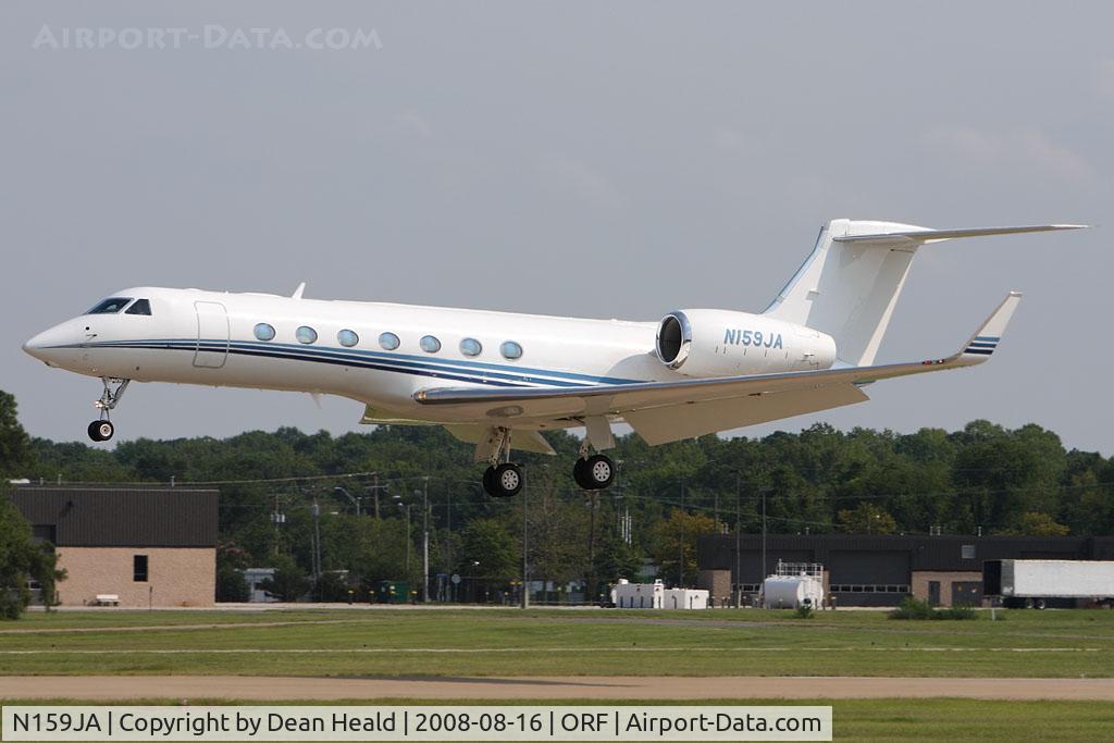 N159JA, 2004 Gulfstream Aerospace GV-SP (G550) C/N 5062, eBAY Corporation's 2004 Gulfstream G-V-SP (G550) N159JA from Stockton Metropolitan (KSCK) landing on RWY 5.