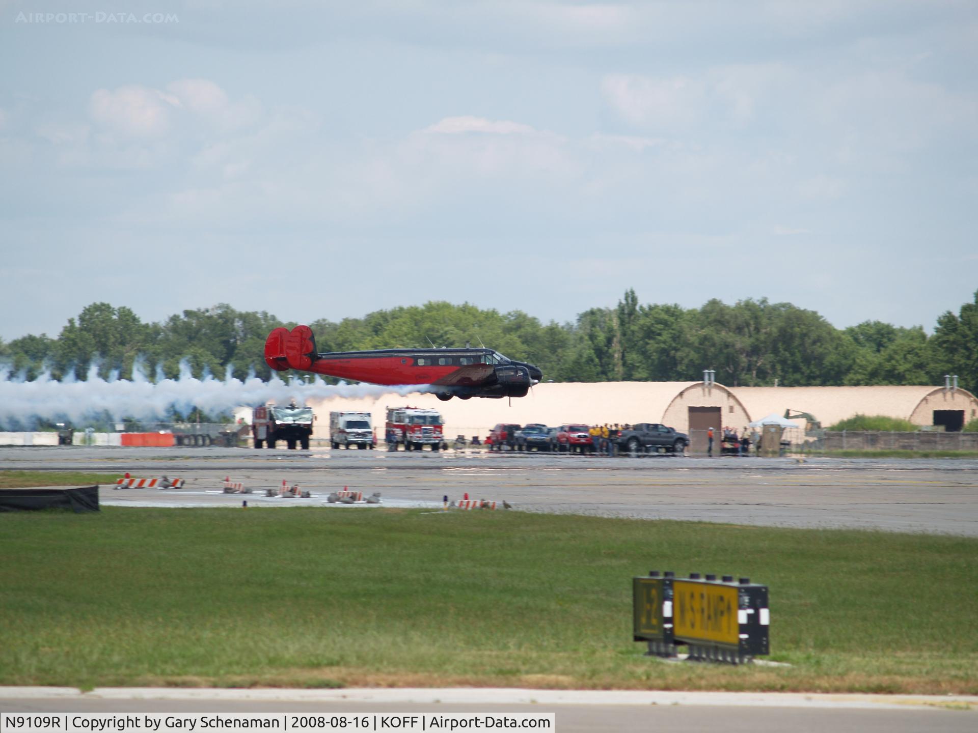 N9109R, 1943 Beech C18S (AT-7C) C/N 4383 (5676), SMOKE ON