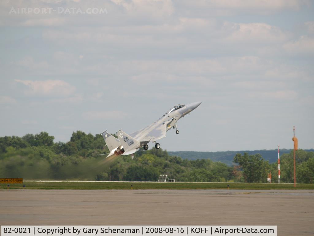 82-0021, 1982 McDonnell Douglas F-15C Eagle C/N 0835/C252, F-15 AT LIFT OFF