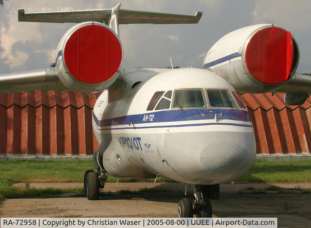 RA-72958, Antonov An-72 C/N 36572092841, Aeroflot