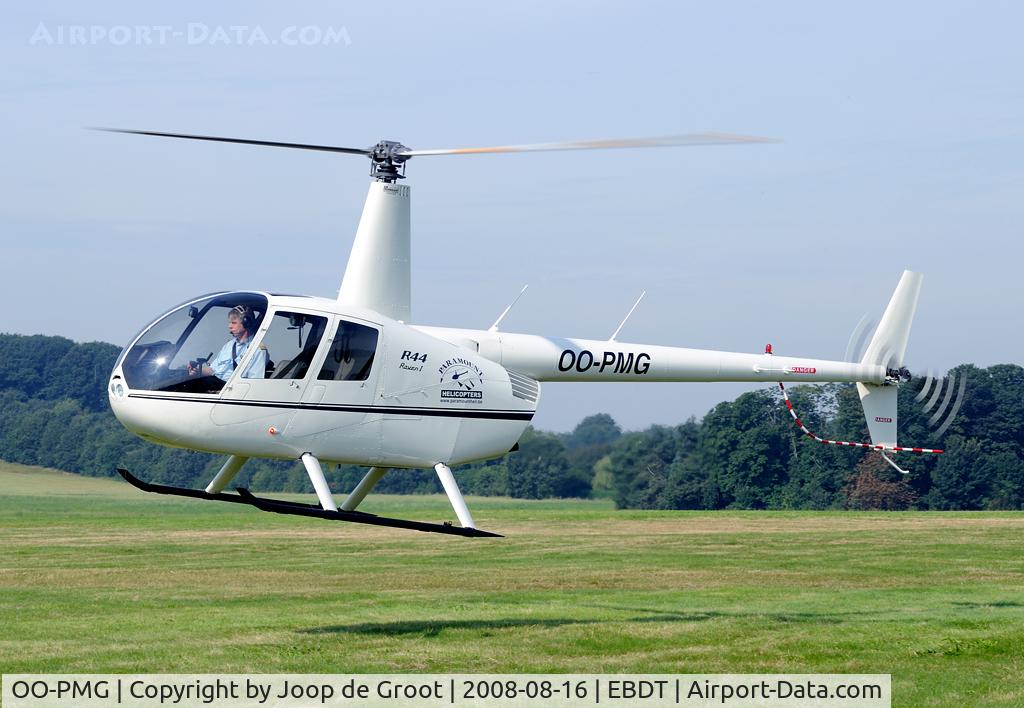 OO-PMG, 2008 Robinson R44 Raven I C/N 1858, This heli showed its passengers the surroundins of Schaffen. For a few Euros a flight of 15 minutes could be made.