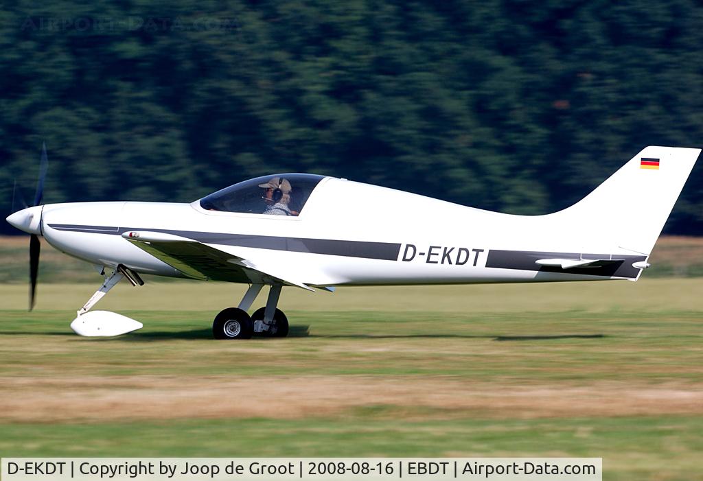 D-EKDT, 1999 Aero Designs Pulsar XP C/N 334, Strange looking aircraft. And odd for an old timer fly in.