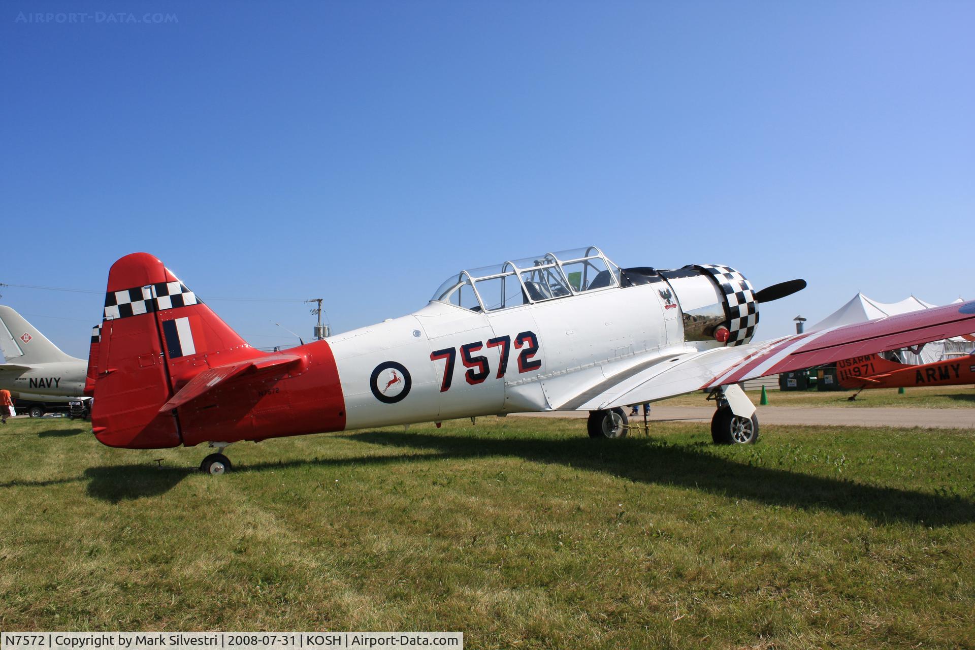 N7572, 1941 North American AT-6D Texan C/N 41-34018, Oshkosh 2008