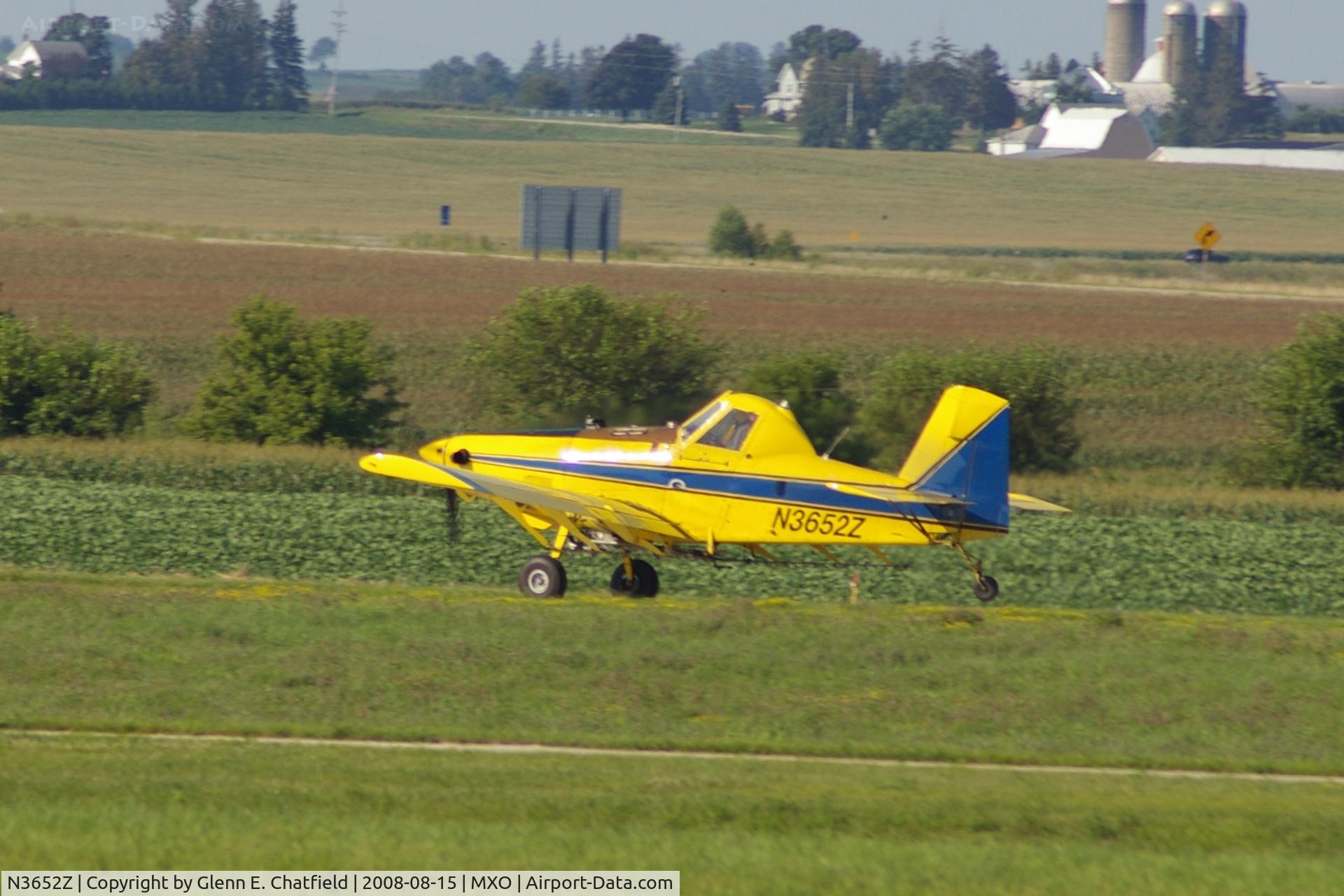 N3652Z, 1980 Air Tractor Inc AT-400 C/N 400-0256, Heading off to work