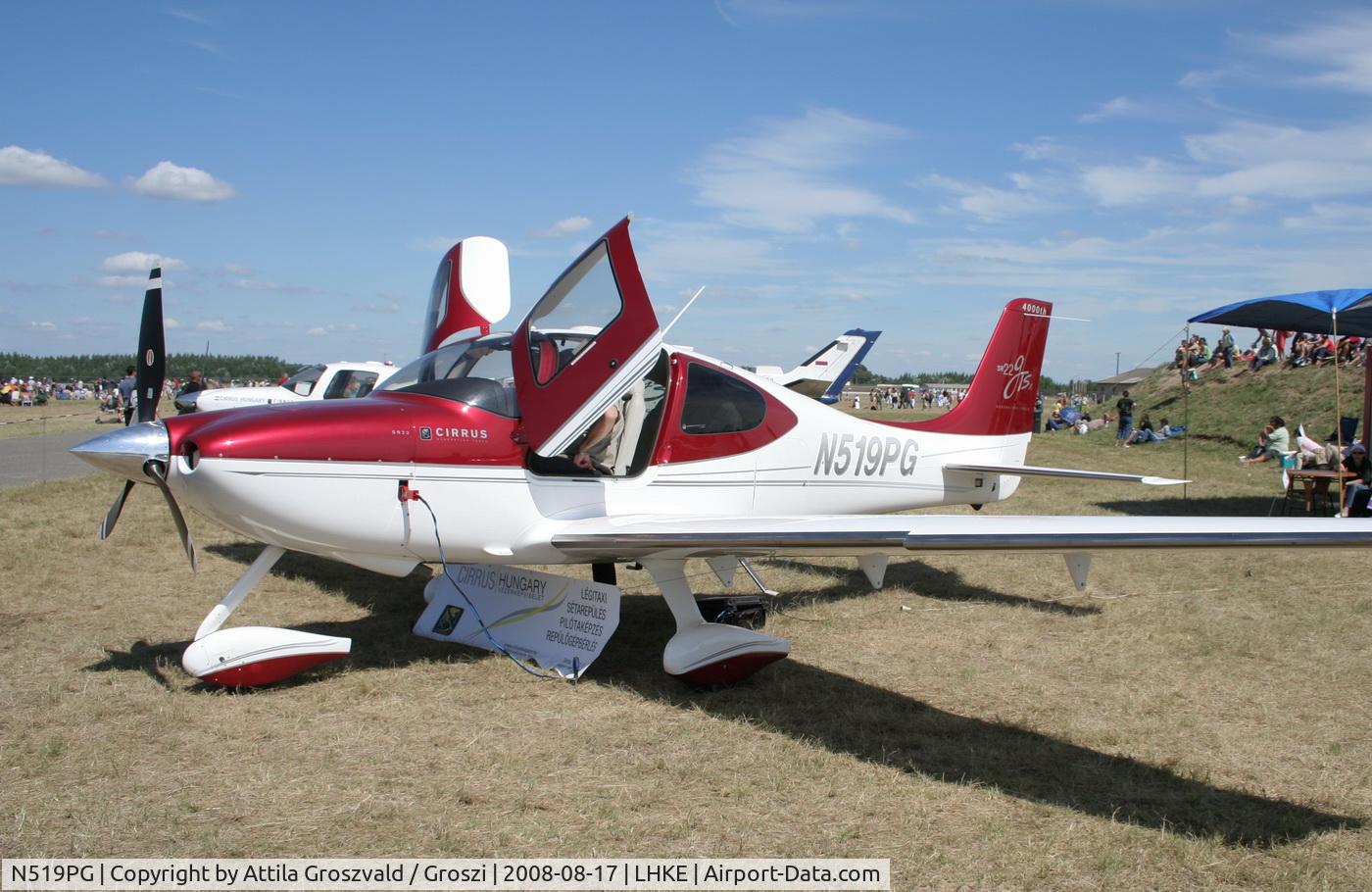 N519PG, 2008 Cirrus SR22 G3 GTSX Perspective C/N 2992, Kecskemét Air Show / Hungary - the 4000th Cirrus built