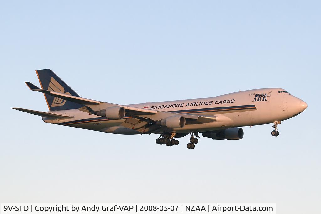 9V-SFD, 1995 Boeing 747-412F/SCD C/N 26553, Singapore Airlines 747-400