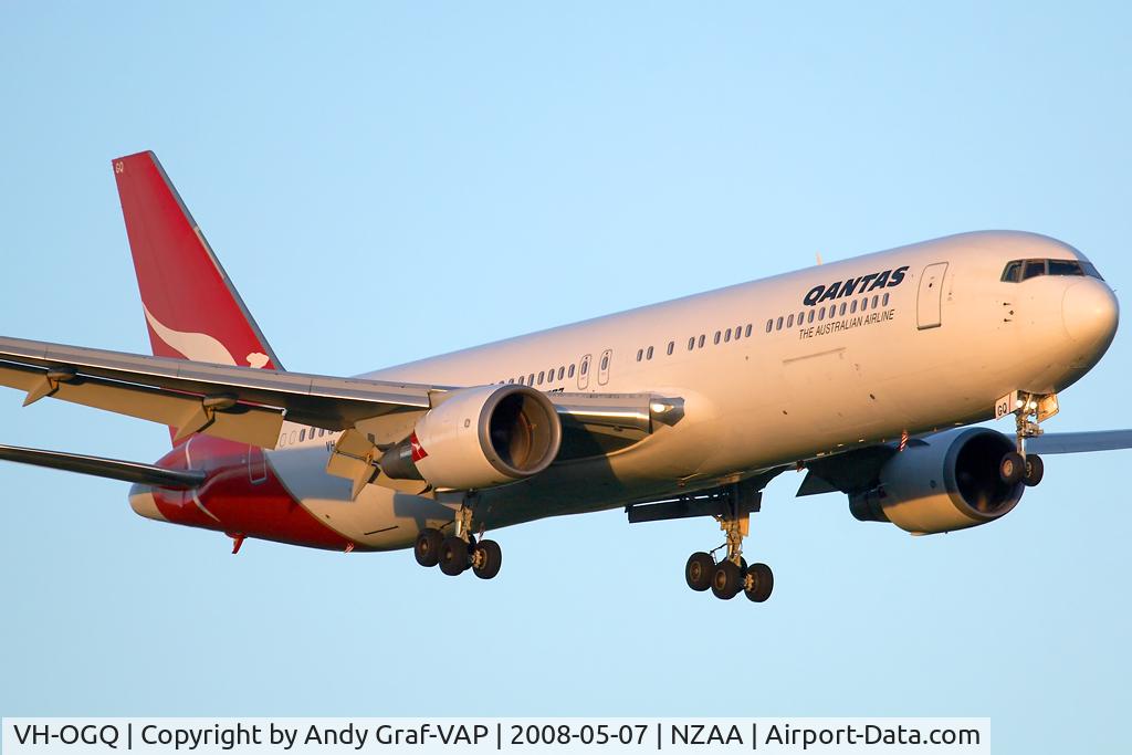 VH-OGQ, 1996 Boeing 767-338 C/N 28154, Qantas 767-300