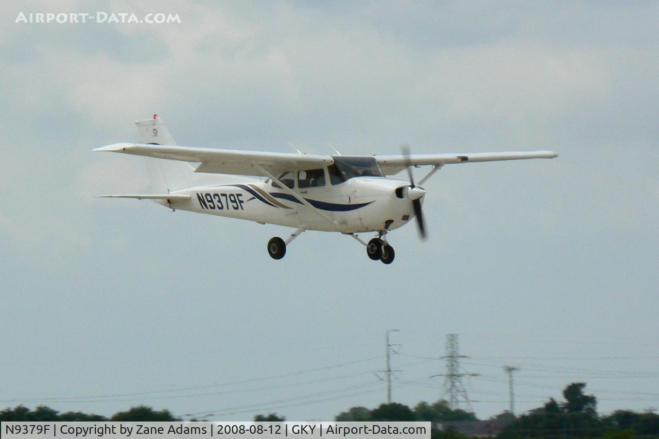 N9379F, 1999 Cessna 172R C/N 17280764, At Arlington Municipal