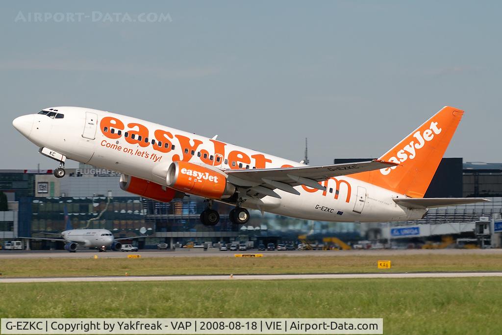 G-EZKC, 2004 Boeing 737-73V C/N 32424, Easyjet Boeing 737-700