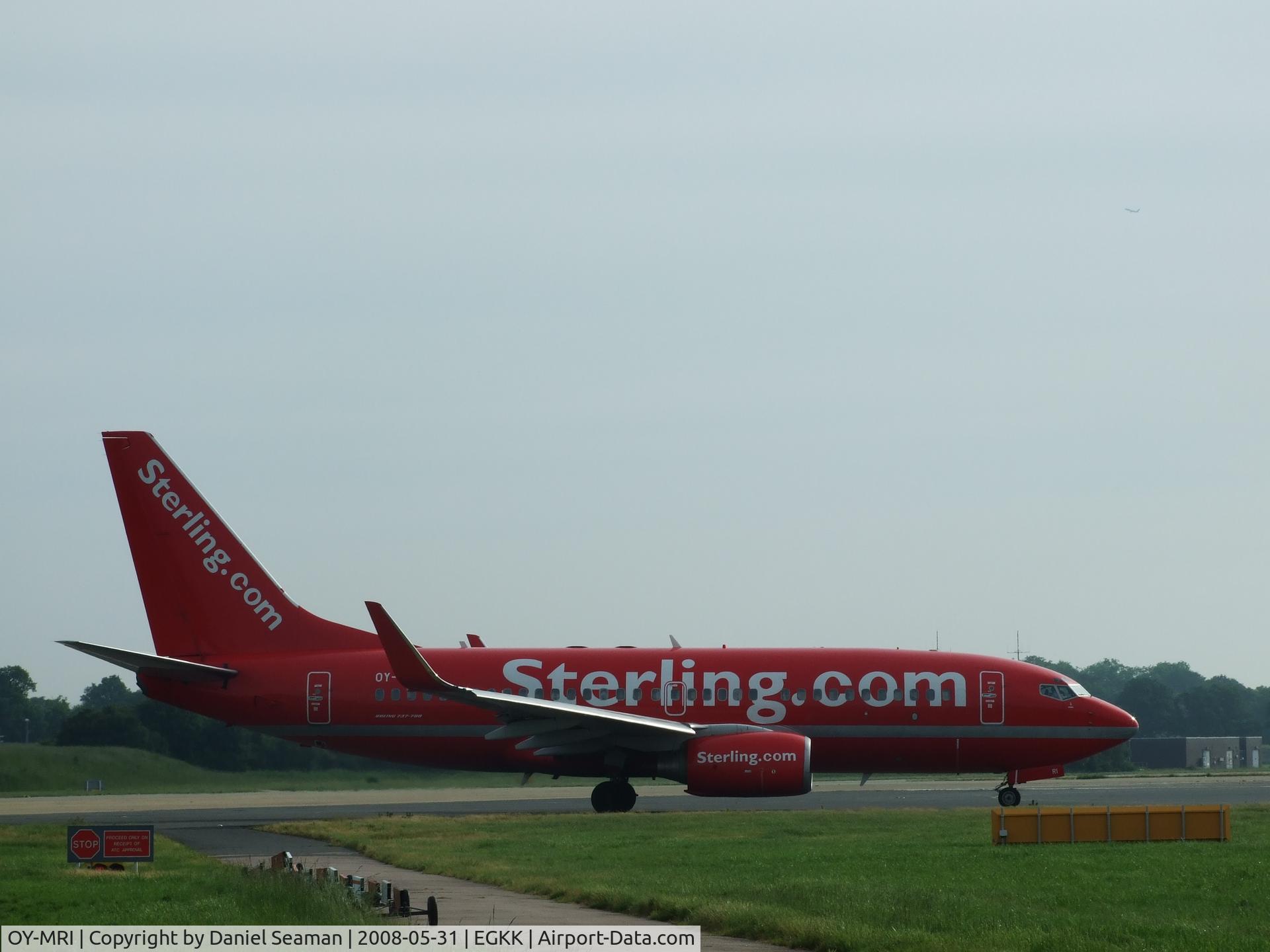 OY-MRI, 2001 Boeing 737-7L9 C/N 28014, 1st of the day