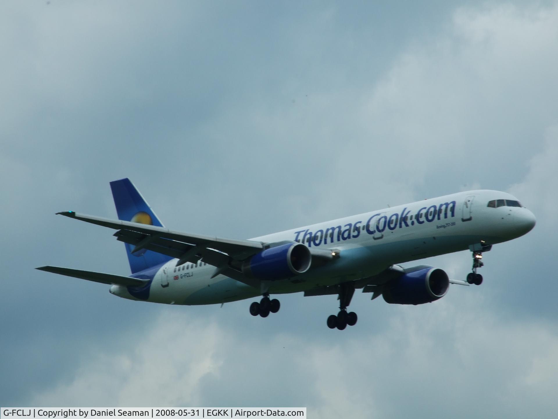 G-FCLJ, 1993 Boeing 757-2Y0 C/N 26160, landing 08r