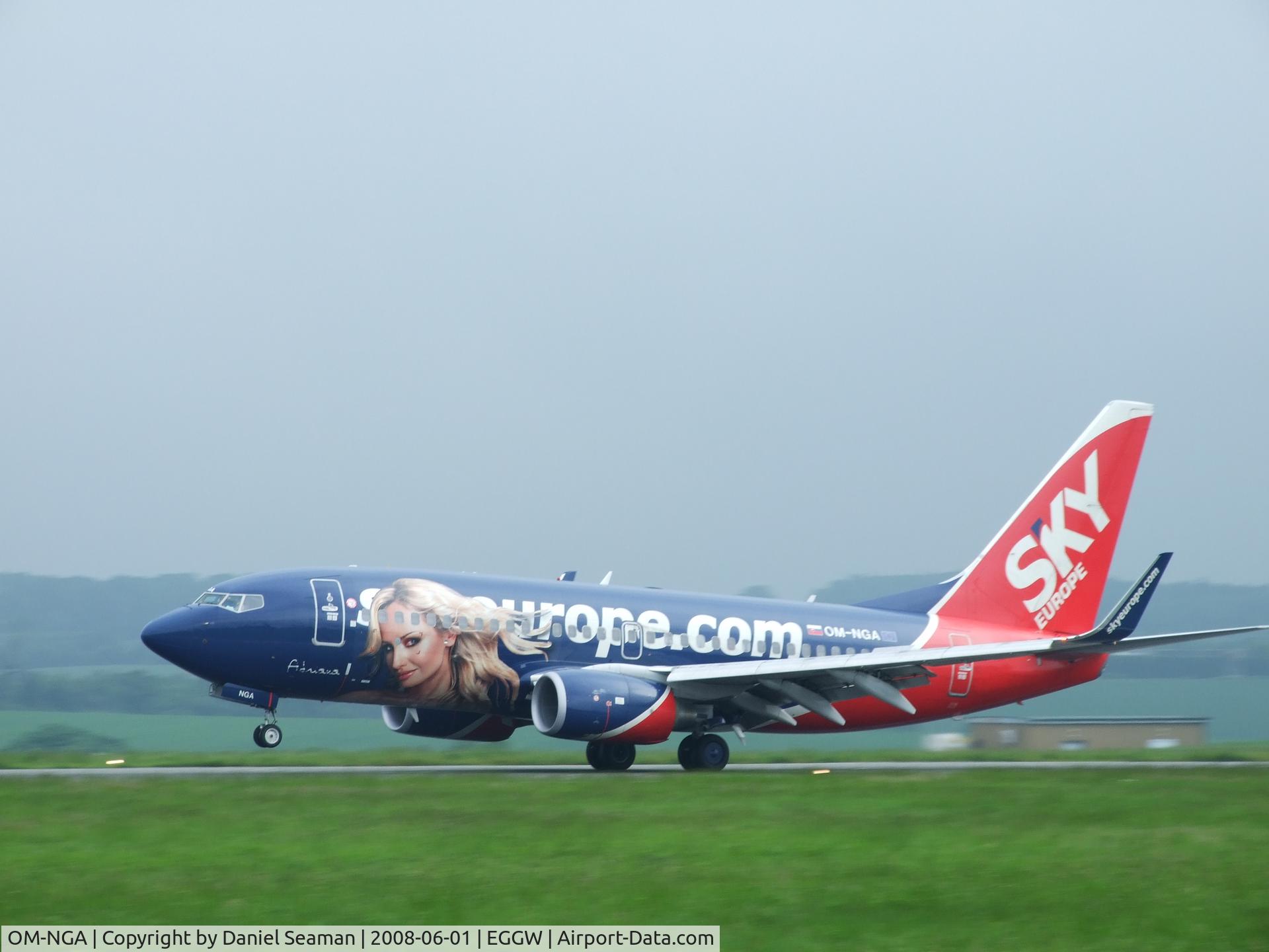 OM-NGA, 2006 Boeing 737-76N C/N 32684, she's hot!!!