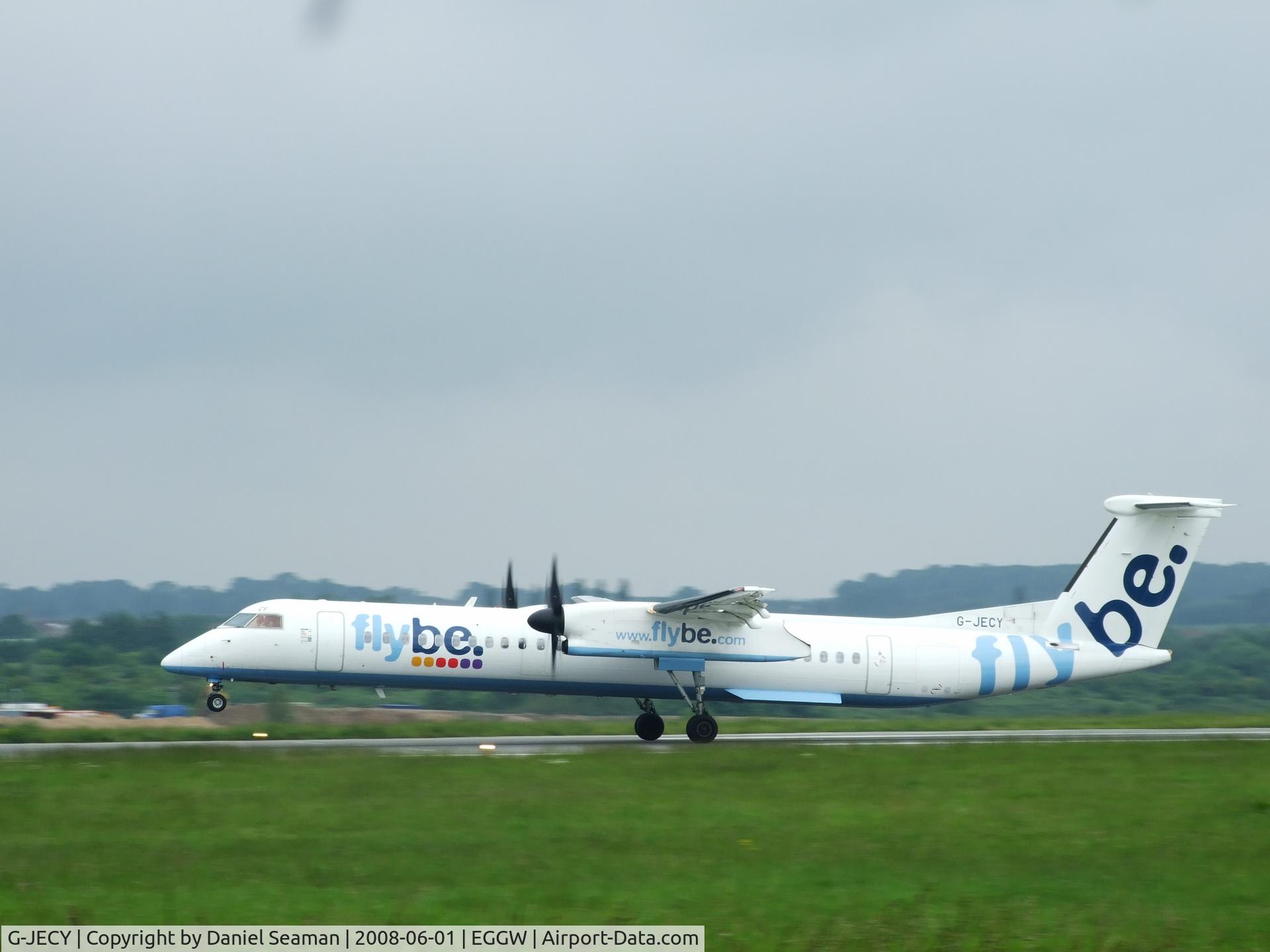 G-JECY, 2007 De Havilland Canada DHC-8-402Q Dash 8 C/N 4157, flaring hard