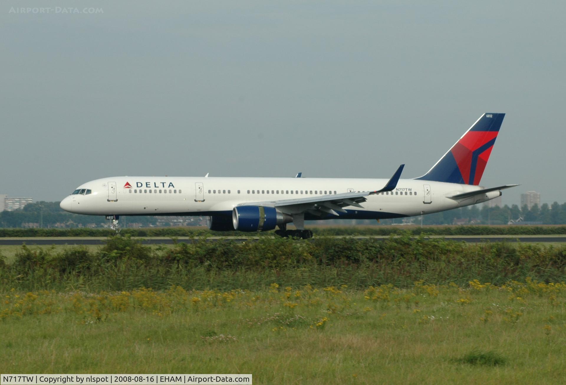 N717TW, 1999 Boeing 757-231 C/N 28485, ..