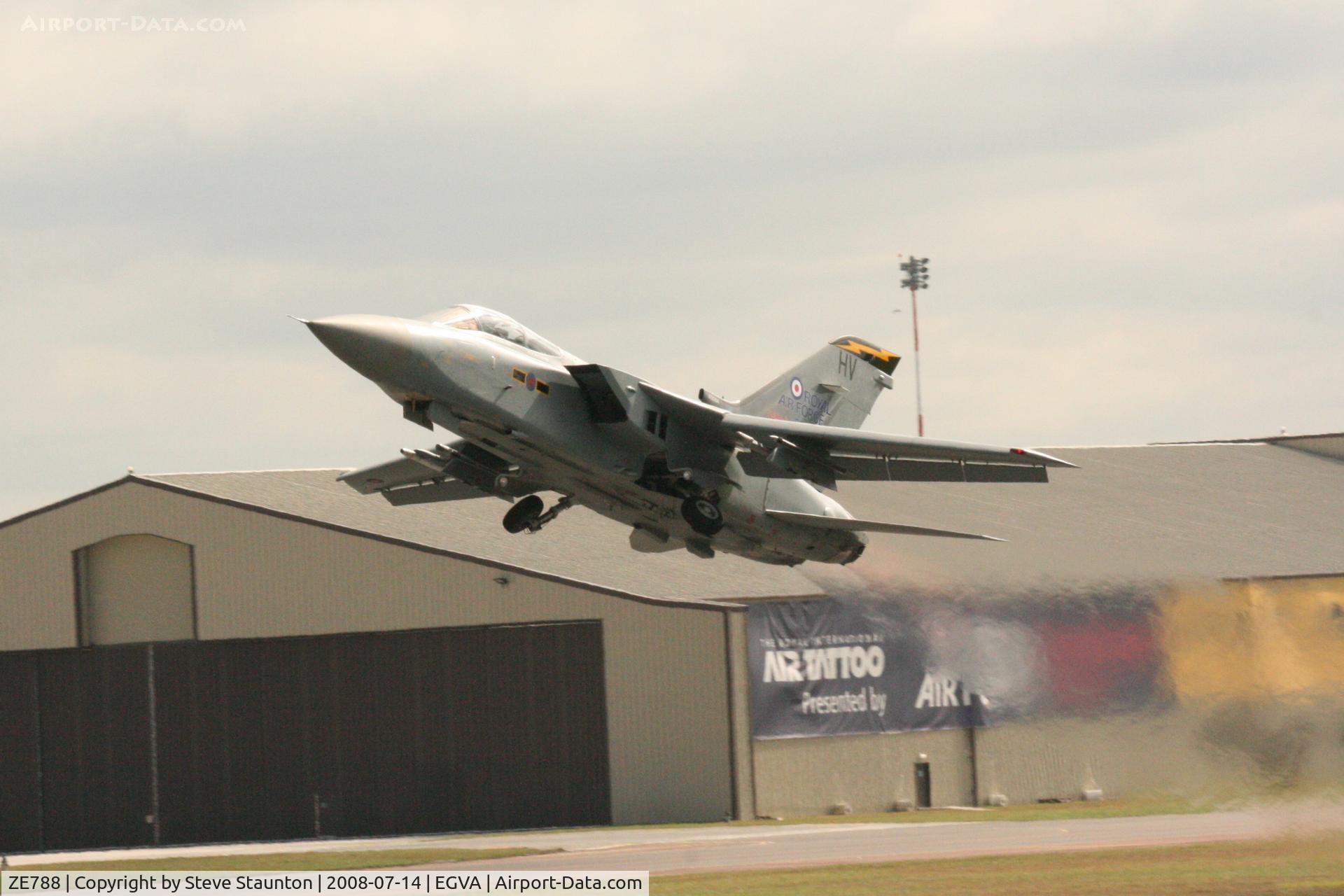 ZE788, 1988 Panavia Tornado F.3 C/N 697/AS064/3313, Taken at the Royal International Air Tattoo 2008 during arrivals and departures (show days cancelled due to bad weather)