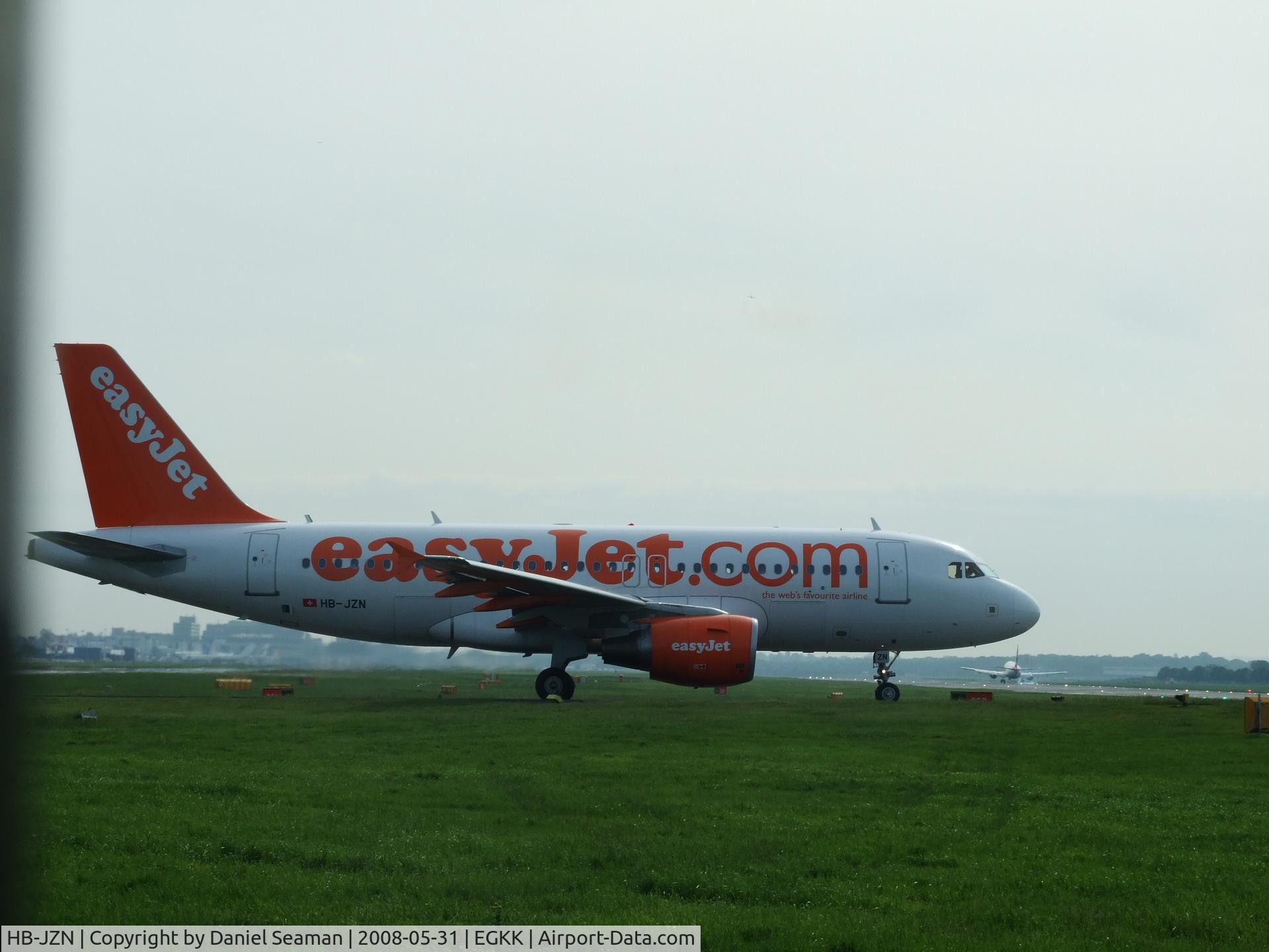 HB-JZN, 2005 Airbus A319-111 C/N 2387, taking of runway 08r