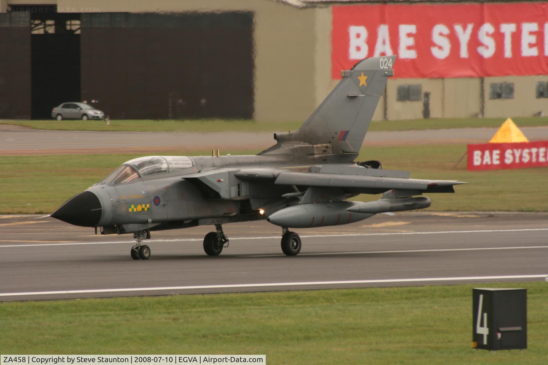 ZA458, 1983 Panavia Tornado GR.4 C/N BS088/262/3124, Taken at the Royal International Air Tattoo 2008 during arrivals and departures (show days cancelled due to bad weather)