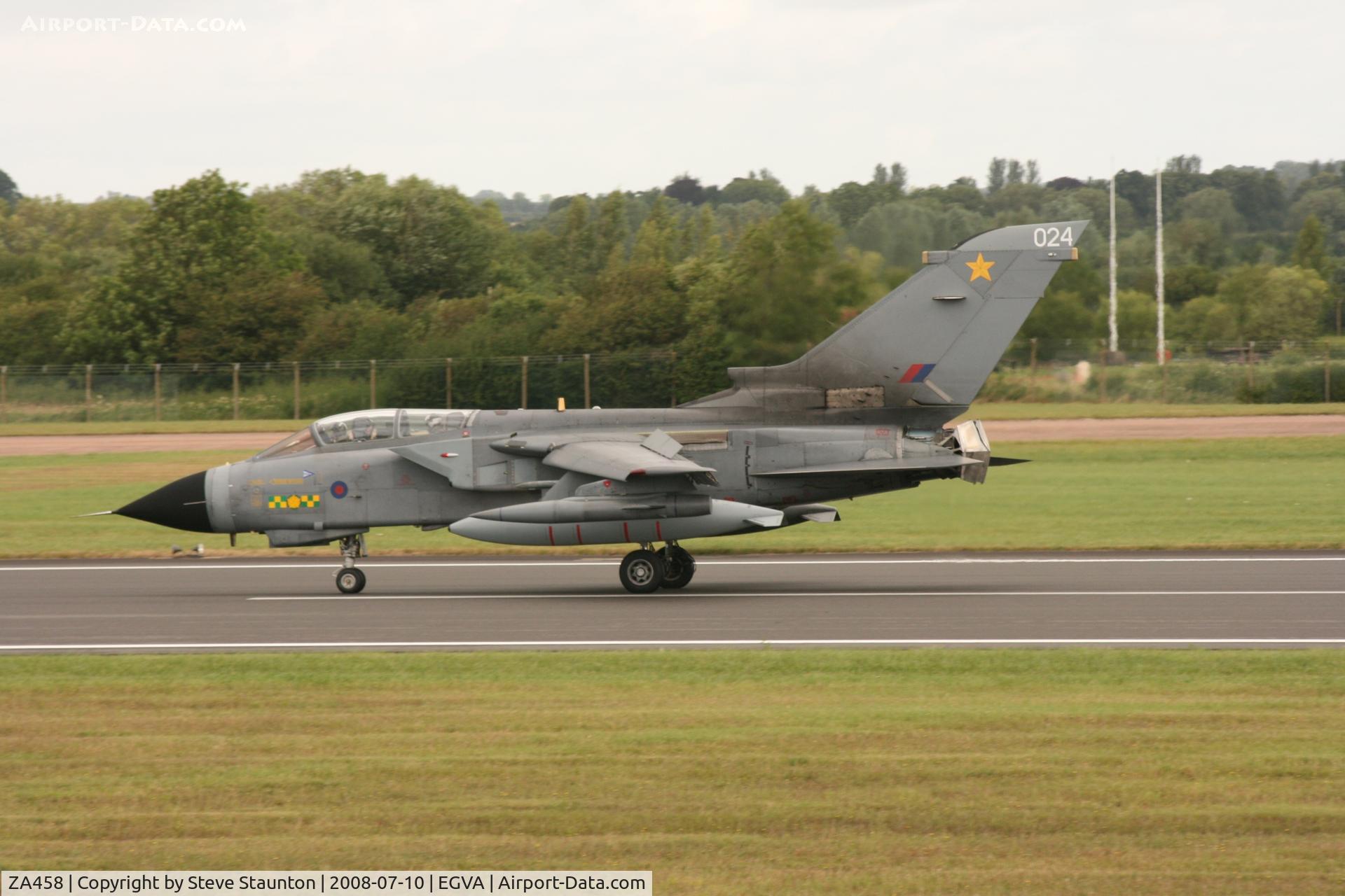 ZA458, 1983 Panavia Tornado GR.4 C/N BS088/262/3124, Taken at the Royal International Air Tattoo 2008 during arrivals and departures (show days cancelled due to bad weather)