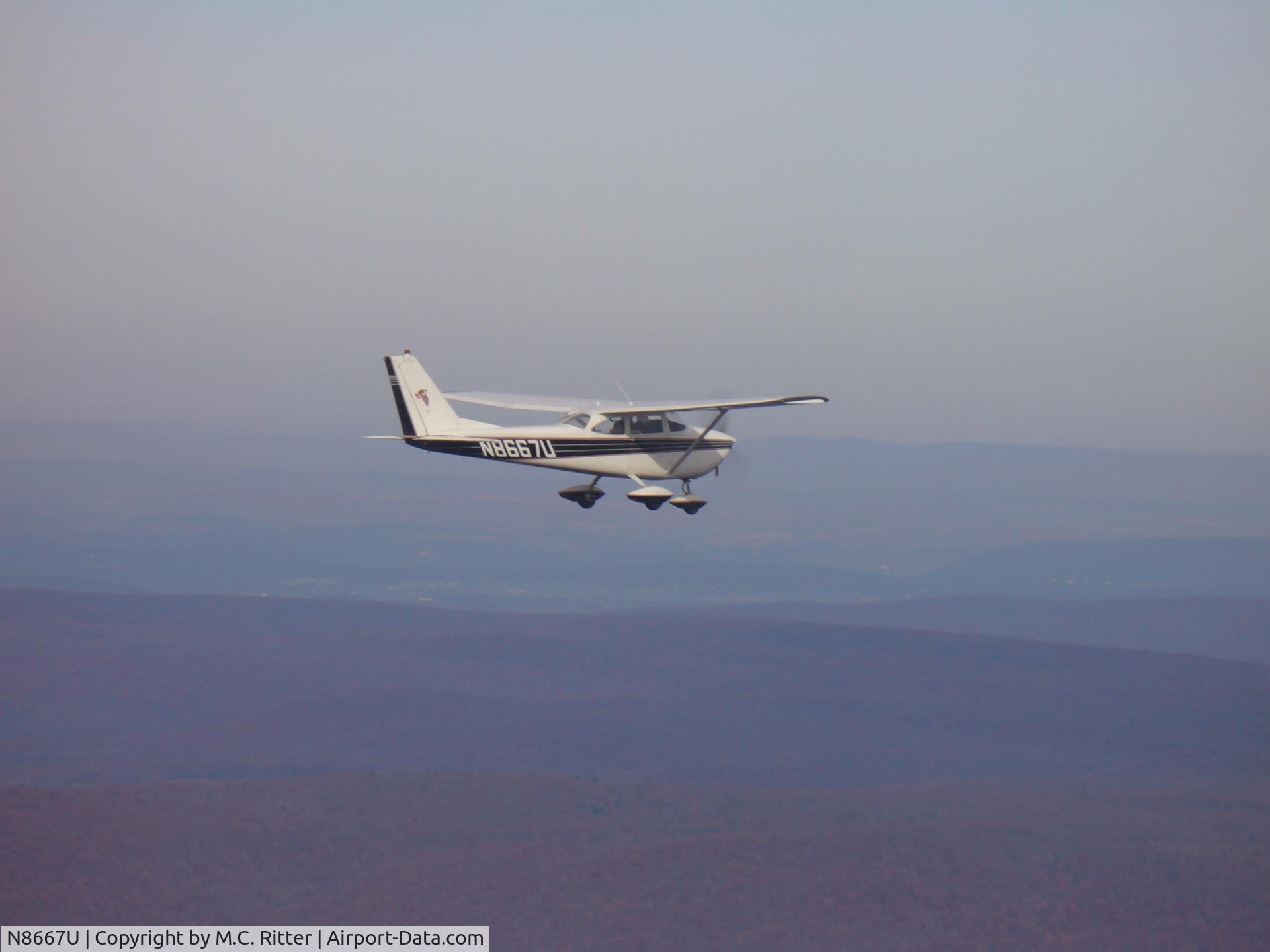 N8667U, 1965 Cessna 172F C/N 17252570, N8667U in flight