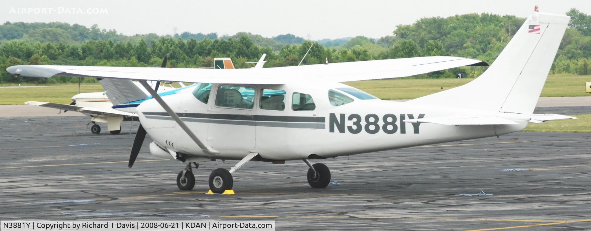 N3881Y, 1964 Cessna 210D Centurion C/N 21058381, 1964 Cessna 210D in Danville Va.