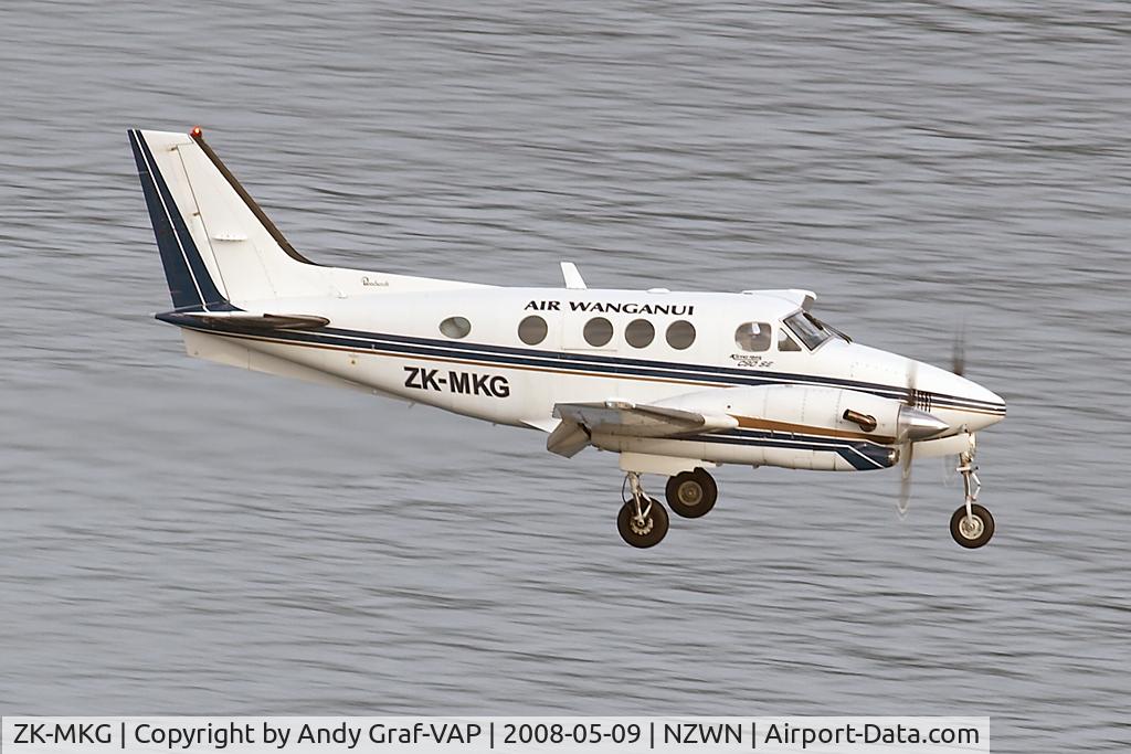 ZK-MKG, 1994 Beech C90A King Air C/N LJ-1367, Air Wanganui B90